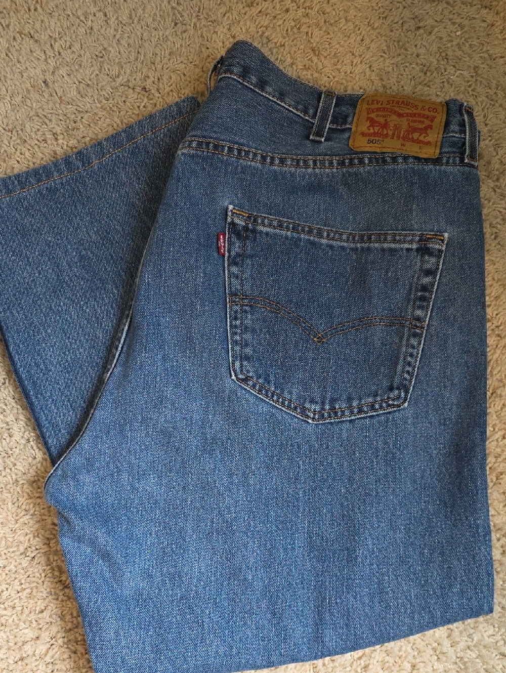 Levi's 505 Men's Straight Jeans in Medium Blue Denim 44x29